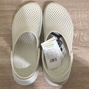 CROCS Women's Cream LiteRide Clogs